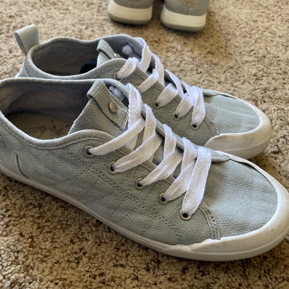 Roxy Women's Talia Fashion Sneaker